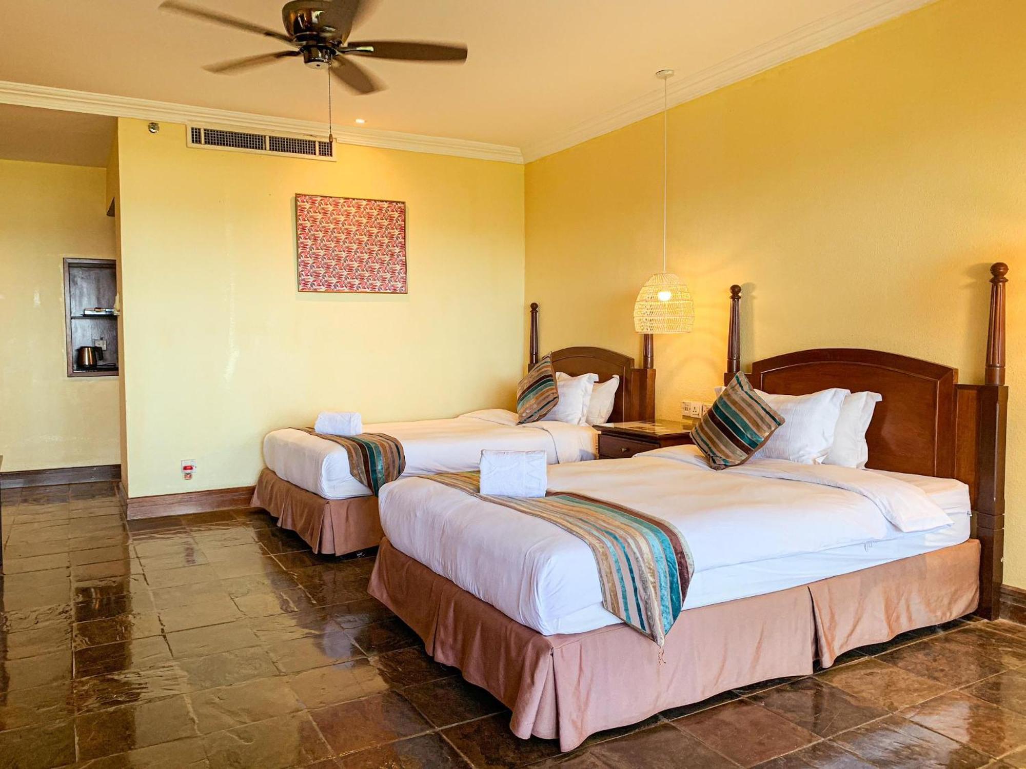 Palm & Resort 4*